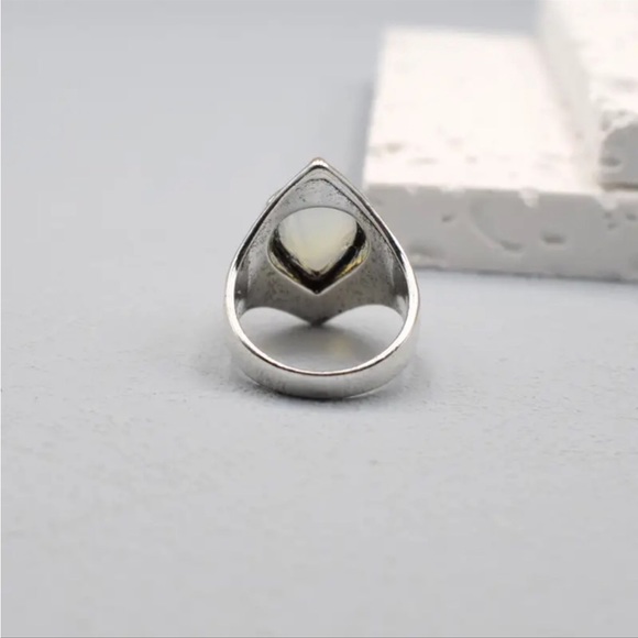 BOHEMIAN SILVER MOONSTONE RING - Picture 5 of 5